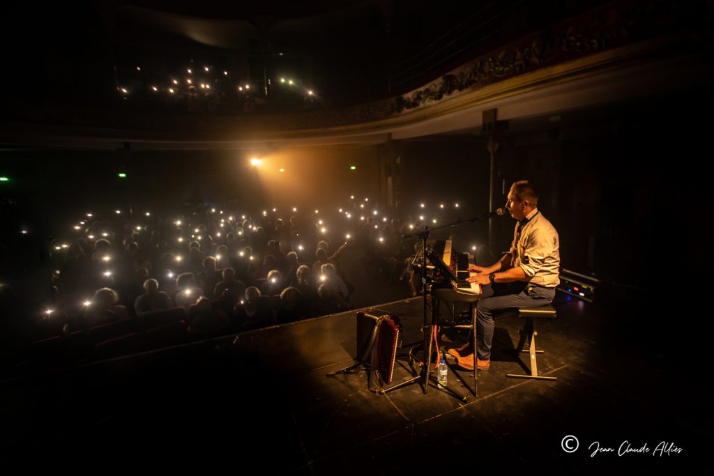 Spectacle Années 80 Gard : Revivez la Magie d'une Décennie Mythique